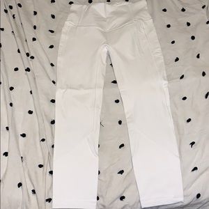 LuLuLemon White Cropped Leggings. Size 6.
